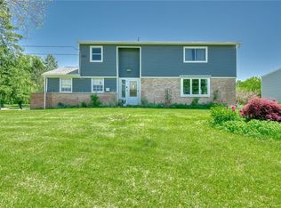 68 Green Clover Dr, Henrietta, NY 14467