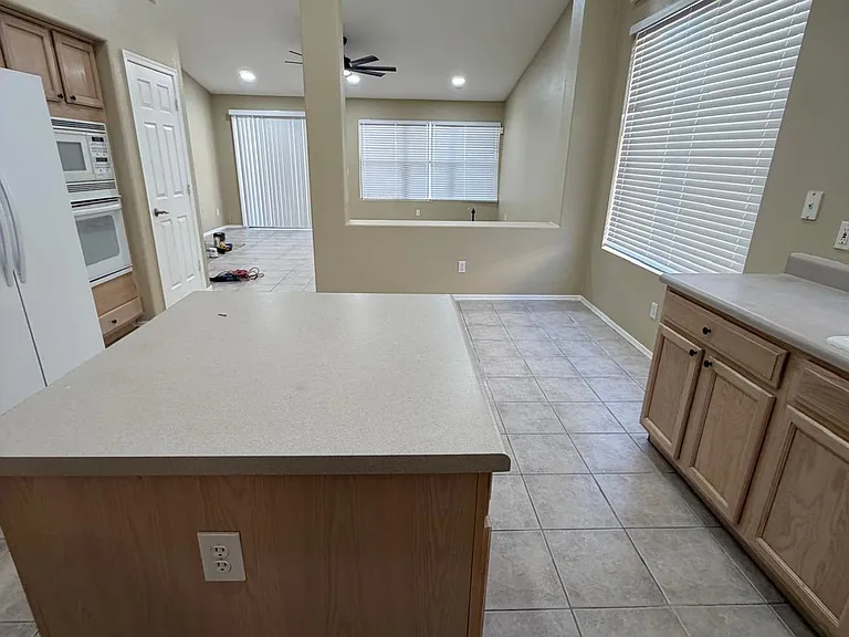 5434 W Saint John Rd — Photo 6