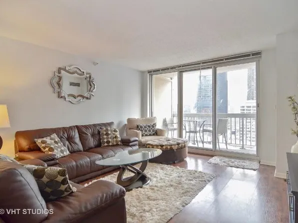 545 N Dearborn St, Chicago, IL