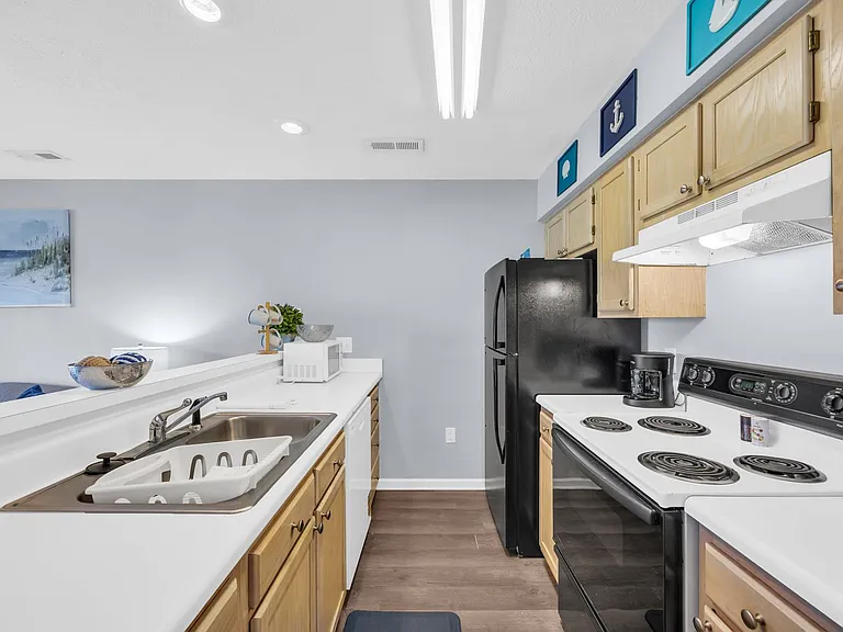 581 Blue River Ct #6E — Photo 5