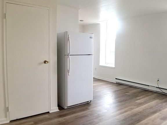 5th image of 602 Warren St APT 10
