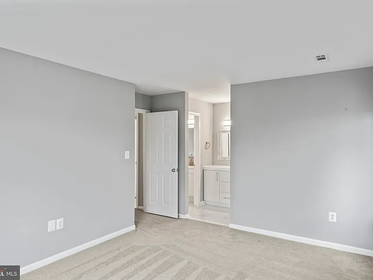 9553 Battery Heights Blvd #402 — Photo 4