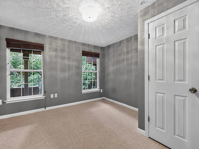 8155 Deer Chase Ln — Photo 11