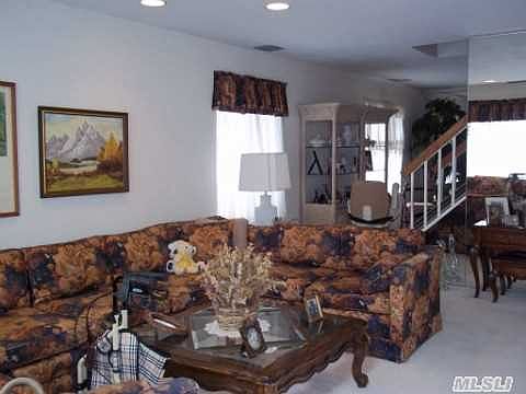 2nd image of 734 Hilltop Ct
