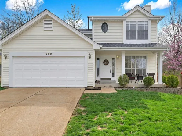 700 Ginger Wood Ct, Ballwin, MO 63021