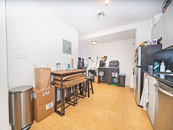 5th image of 833 Monroe St APT 1B