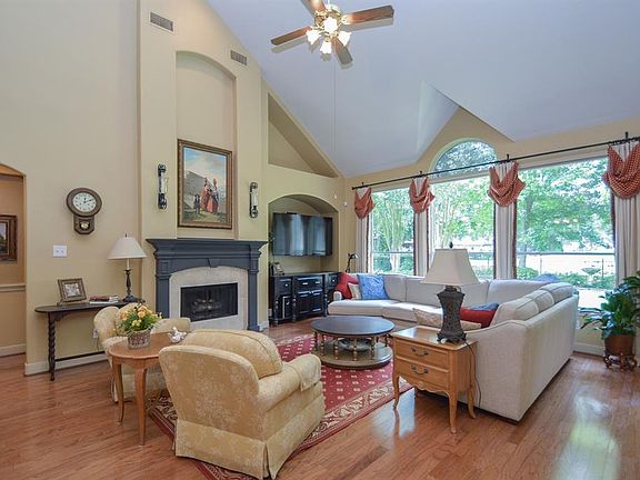 5th image of 2523 Old South Dr