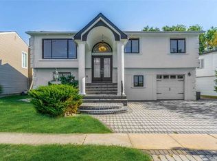 3099 Whaleneck Dr, Merrick, NY 11566