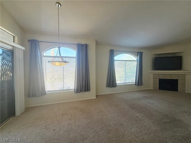 700 W Carnegie St #222 — Photo 4