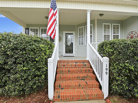 3rd image of 199 Dexterfield Dr