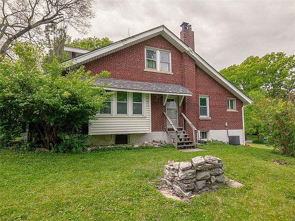 4th image of 240 Saint Cornelius Ln