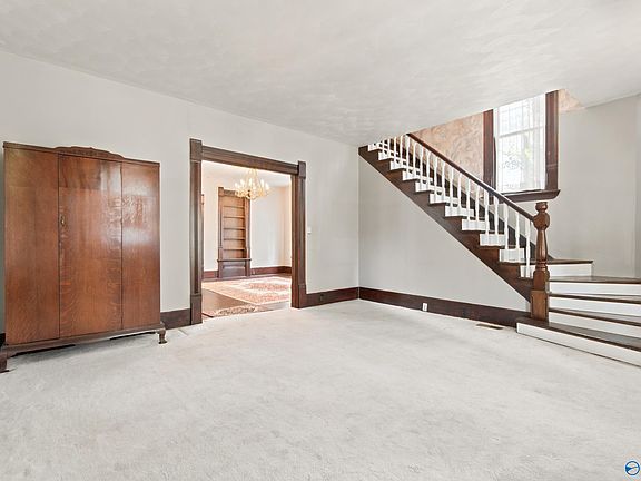 3rd image of 648 Johnston St SE