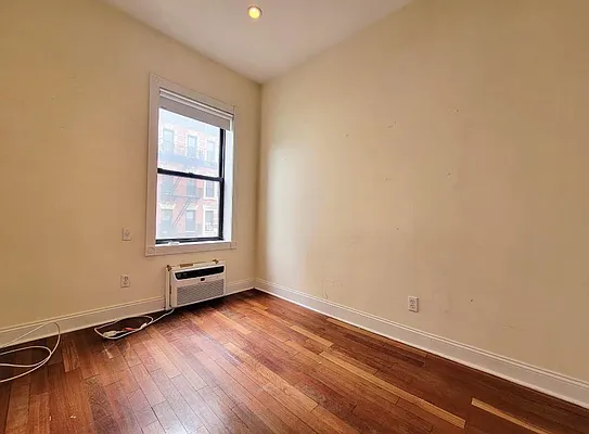 Rented by Gold & Appel Realty Corp | media 10