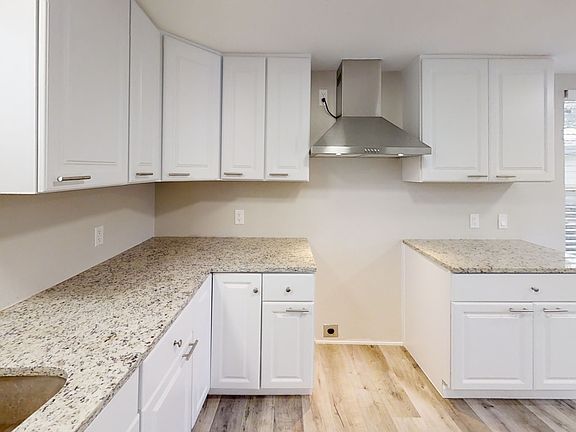 5th image of 2716 McCain Dr