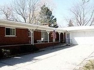 1122 Christian Hills Dr, Rochester Hills, MI 48309