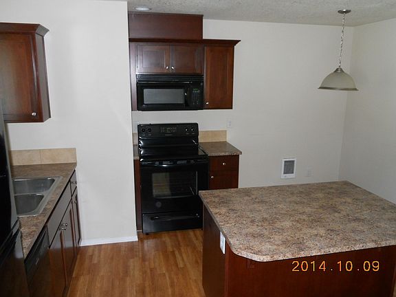 5th image of 421A NE Jackson St