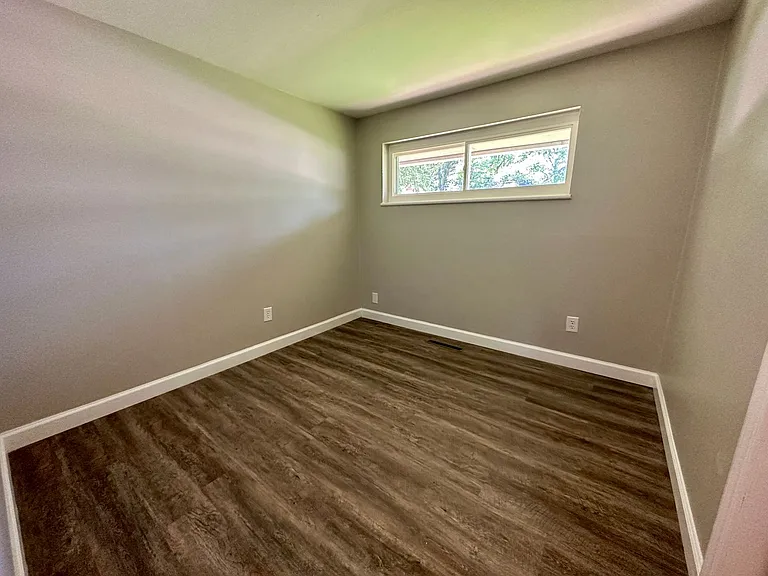 4408 Lesher Dr — Photo 12