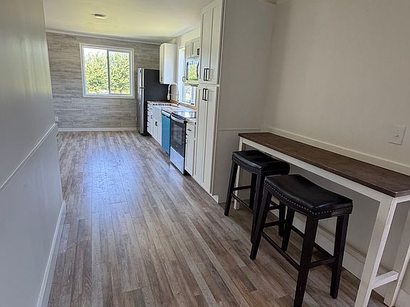 5th image of 276 Lakeshore Rd #2