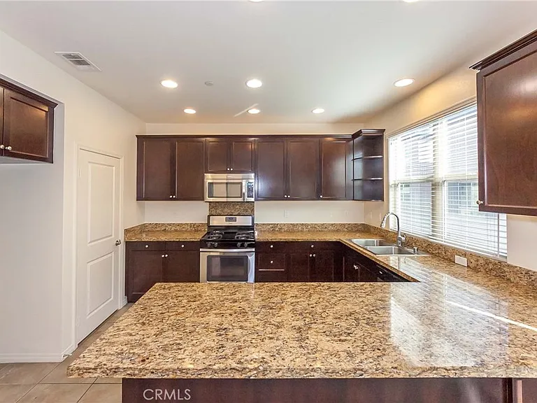 12011 Millennium Park Ct — Photo 11