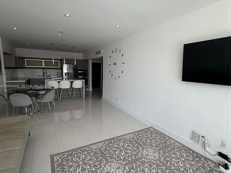 19390 Collins Ave #6 — Photo 6