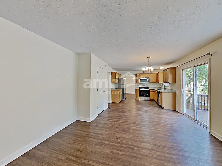 114 Judson Dr — Photo 6