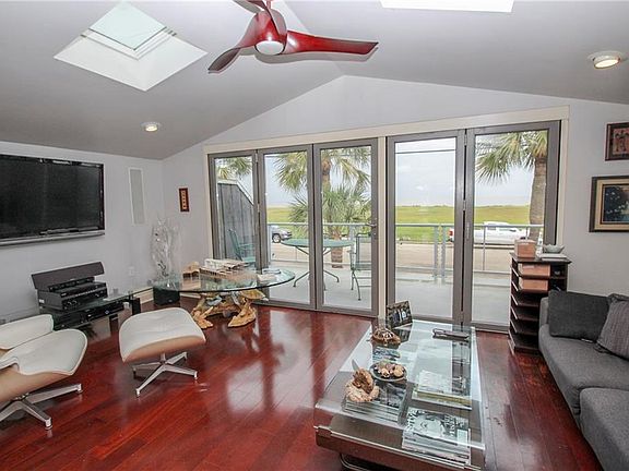 4th image of 8010 Breakwater Dr #64