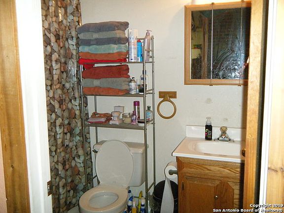 4th image of 2002 Bentwood Dr