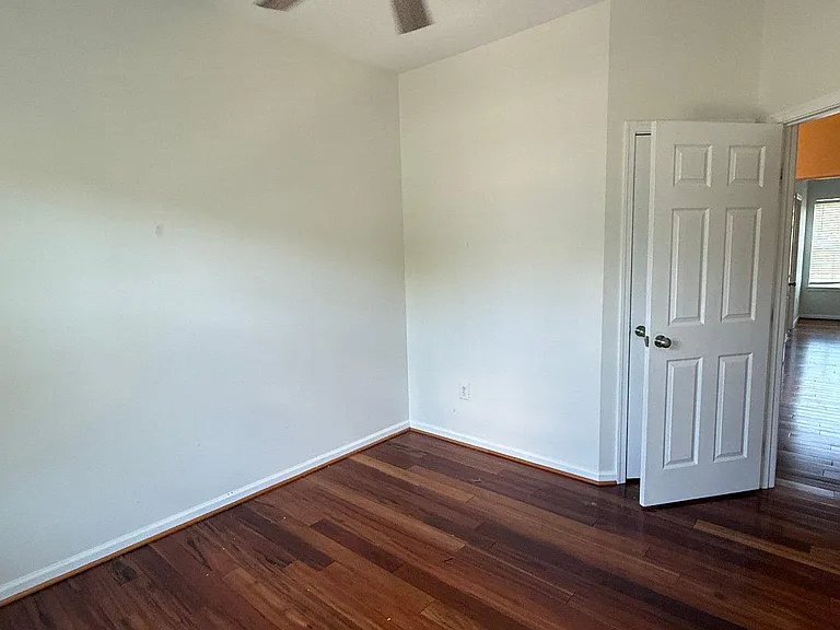 7581 Taunton Ct — Photo 18
