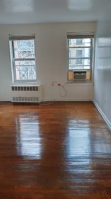 Rented by Choy Lin Yau, LREB | media 11