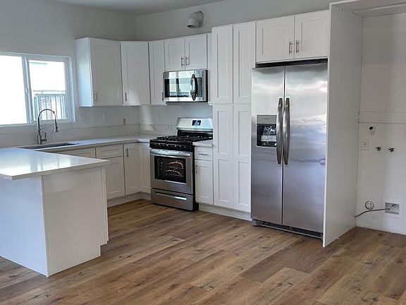 4th image of 2428 Houston St #1