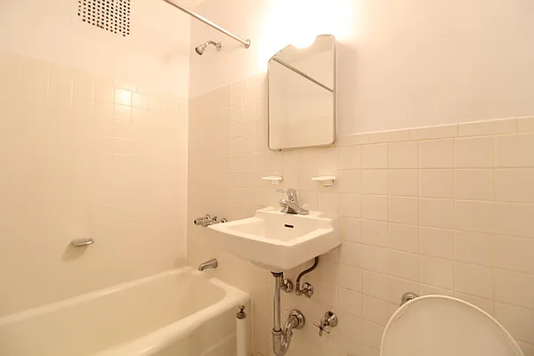 Rented by Keller Williams NYC | media 14