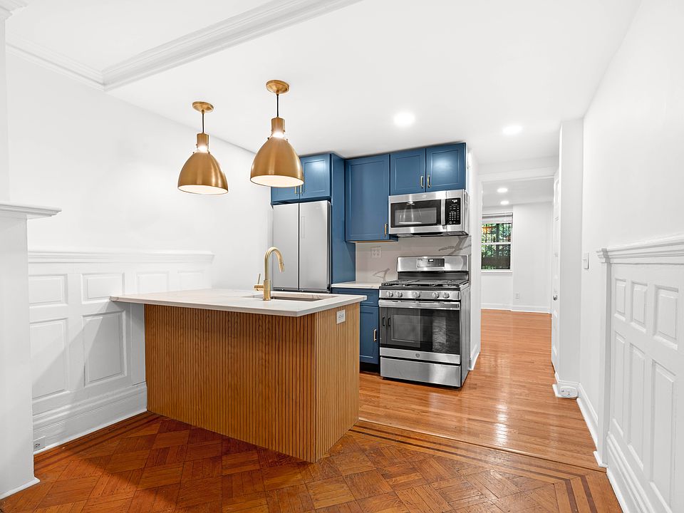 1st image of 118 Willoughby Ave #1