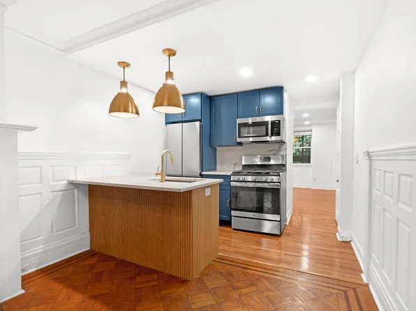 118 Willoughby Avenue image 1 of 6