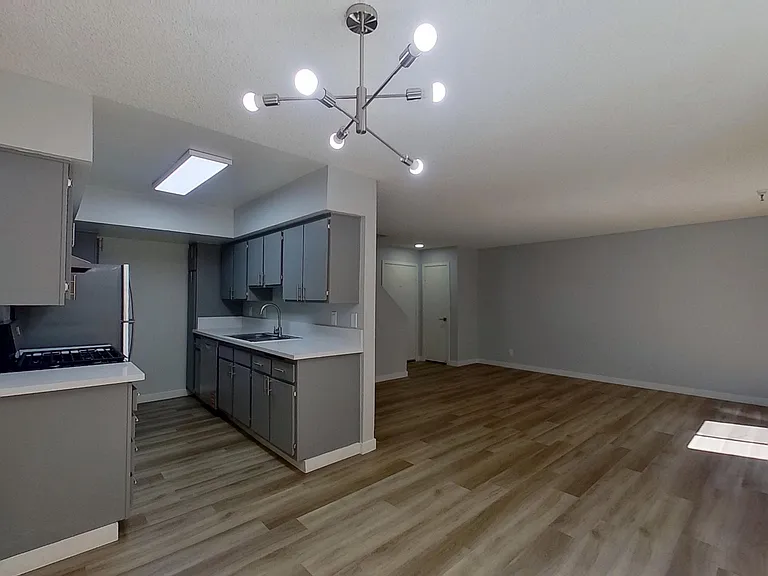 13929 Vanowen St — Photo 31