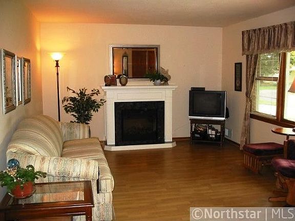 3rd image of 421 Eldridge Ave E