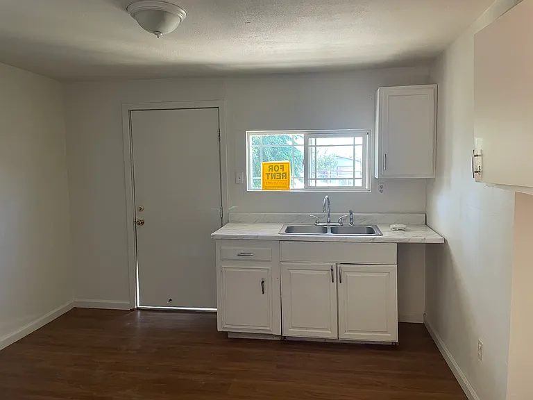 209 Philippine St #209 — Photo 6