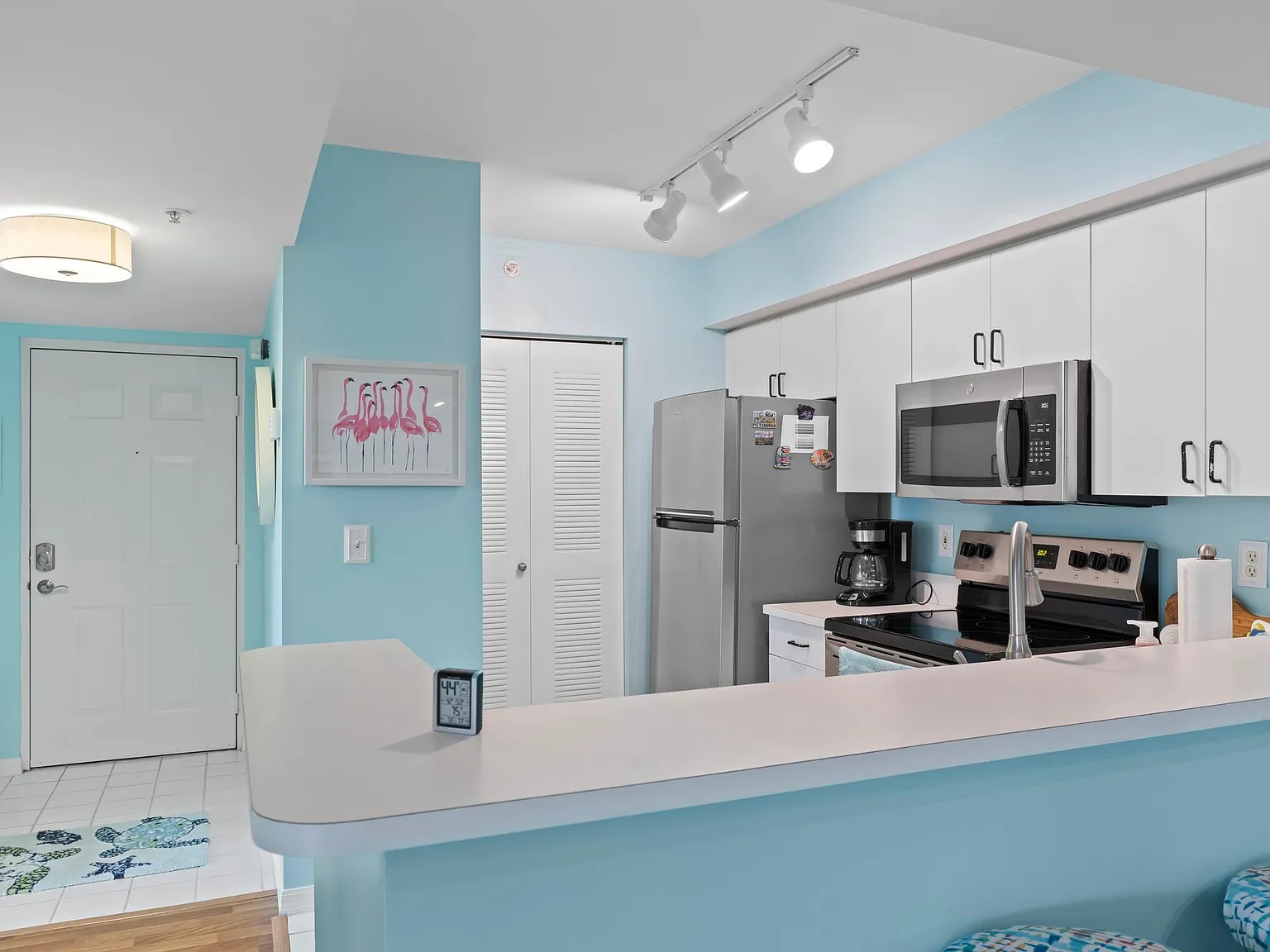 2 bed, 1127 sqft, $2,200 — Photo 3
