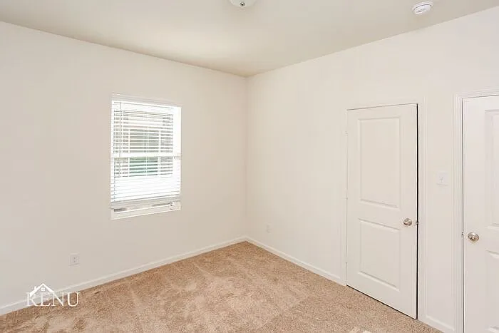 478 London Dr — Photo 16