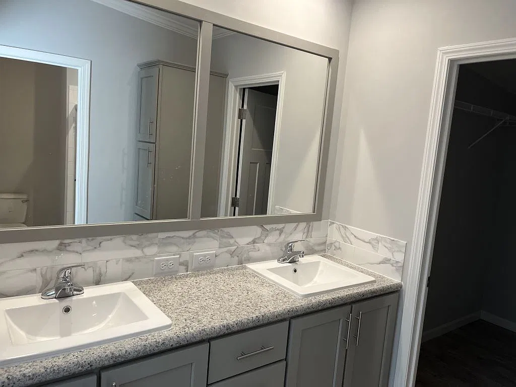 3 bed, 2.0 bath, 1440 sqft, $1,899 — Photo 3