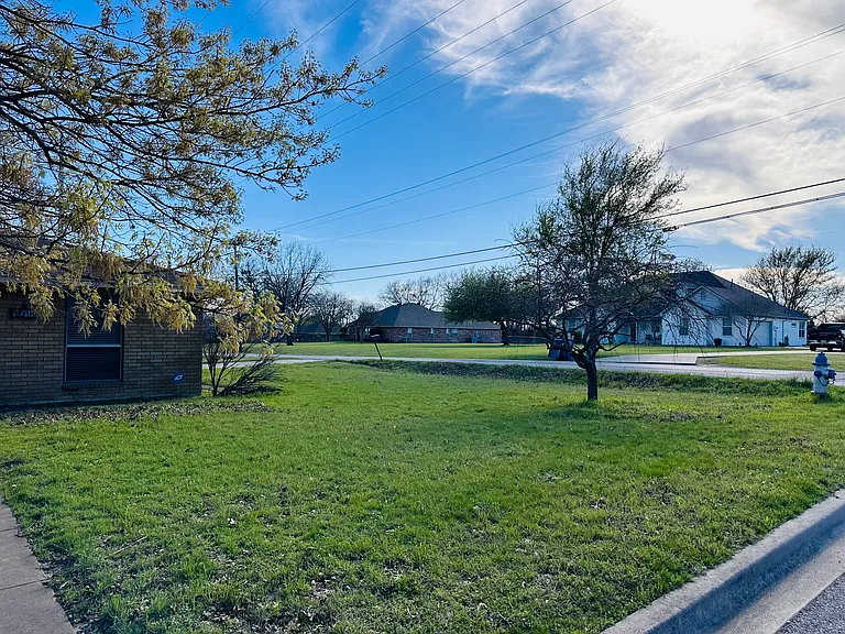 1011 Westgate Dr — Photo 20