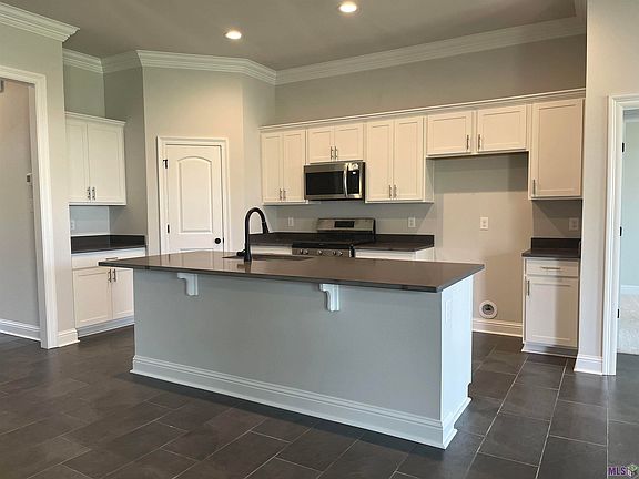 3rd image of 9887 Richford Dr