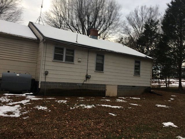 2nd image of 103 Willow Dr