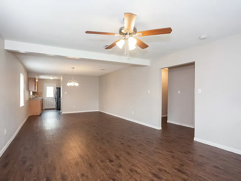 1817 Wren Dr — Photo 2