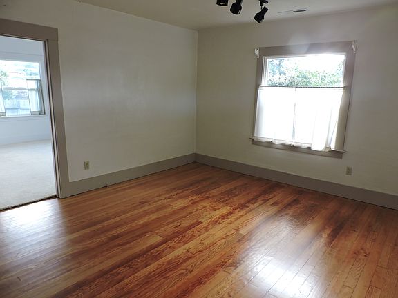 4th image of 935 Bingen Ave