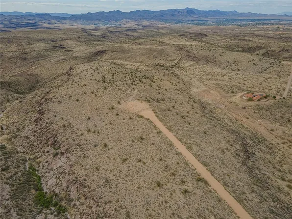 3067 E Stagecoach Lane, Kingman, AZ 86401
