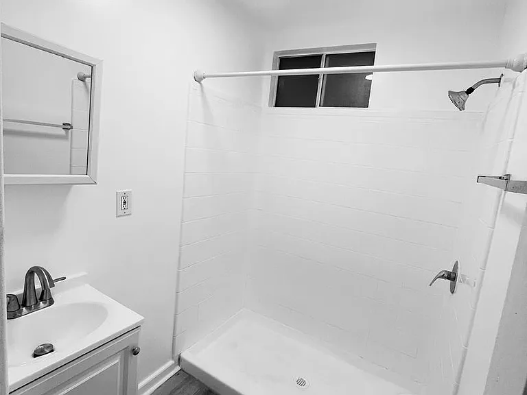Gem Glendale — Photo 21