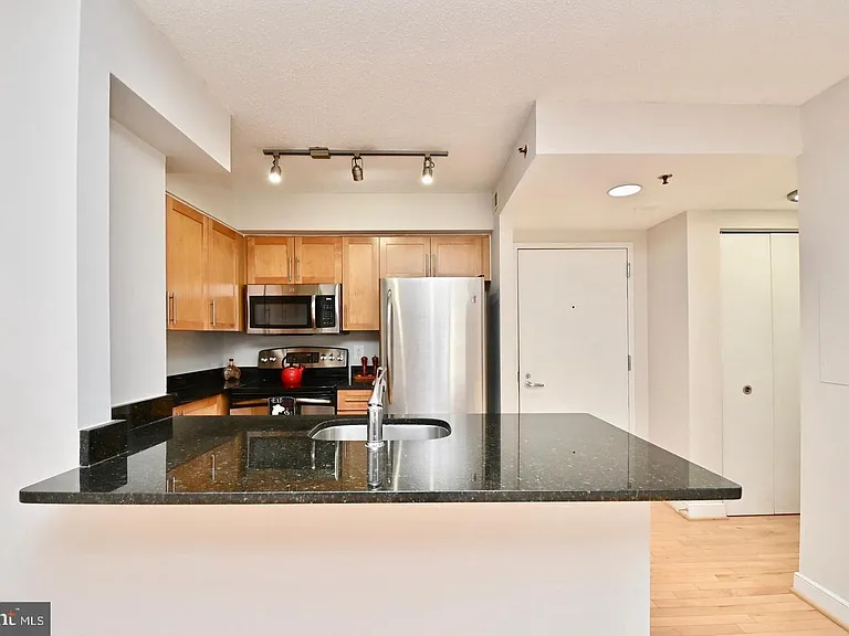 7500 Woodmont Ave #S712 — Photo 9