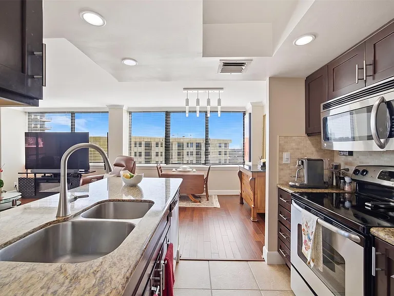 3525 Sage Rd #909 — Photo 1