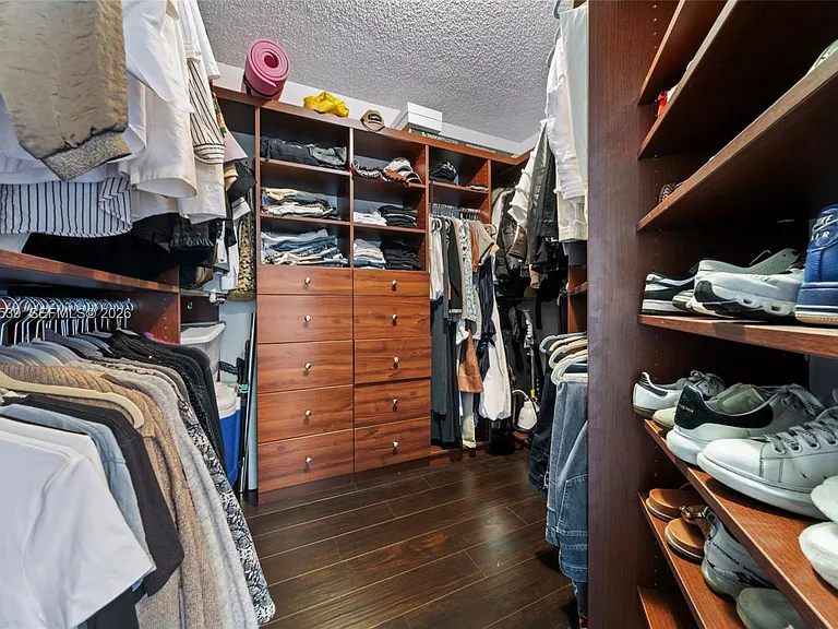 3598 Yacht Club Dr #601 — Photo 22