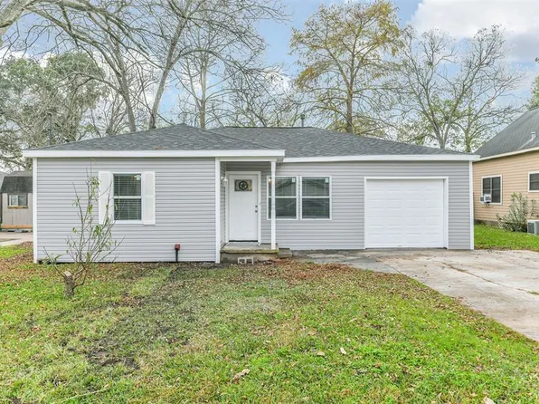 1309 W Lang St, Alvin, TX 77511